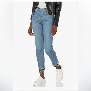 Levi’s Women’s Wedgie Straight Cropped Jeans